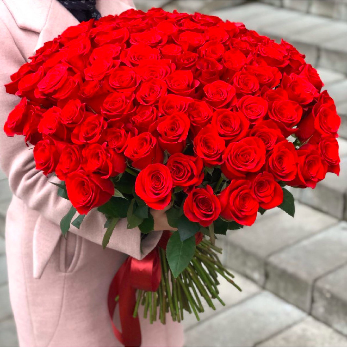 Strauß aus 101 Rosen „Herz als Geschenk“ - Lieferung in Tschornomorsk