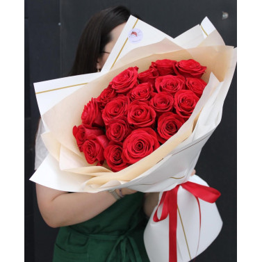 19 червоних троянд 60 см 19 червоних троянд 60 см