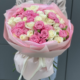 Bouquet di rose bianche e rosa — Luce dell’amore