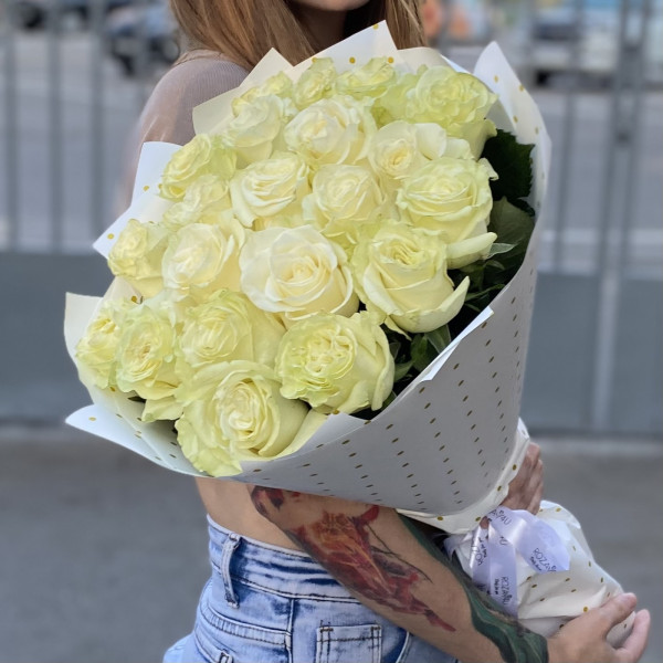 21 біла троянда 50 см