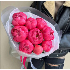 9 півоній — ніжний букет для коханої