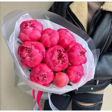 9 півоній — ніжний букет для коханої