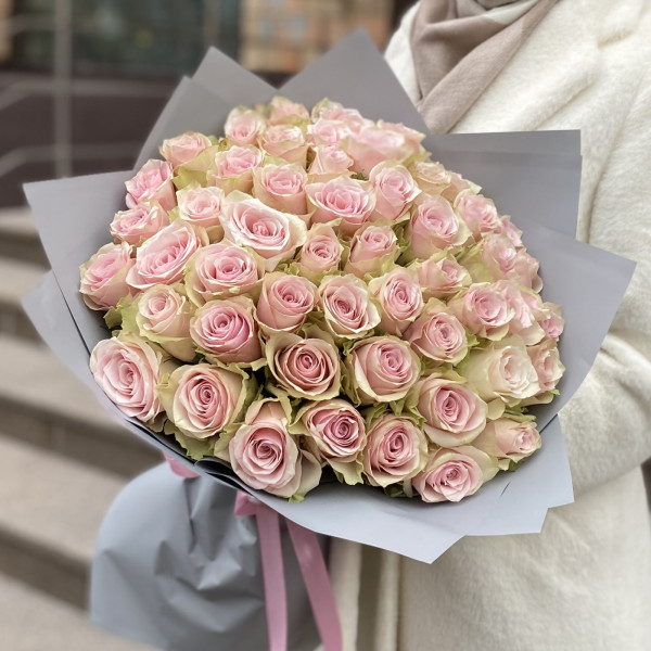 51 рожевих троянд 50 см