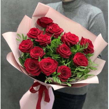 13 червоних троянд 13 червоних троянд